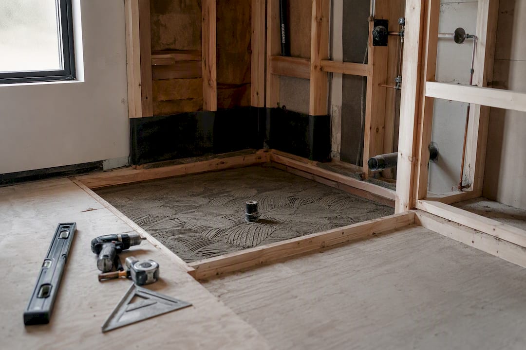 Subfloor recession detail for curbless shower